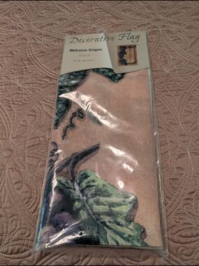 NWT Decorative Flag "Welcome Grapes" - Green & Cream Garden Flag
